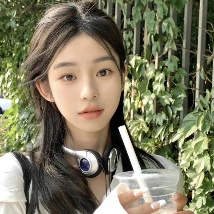 瓦莱莉和她的奇迹一周